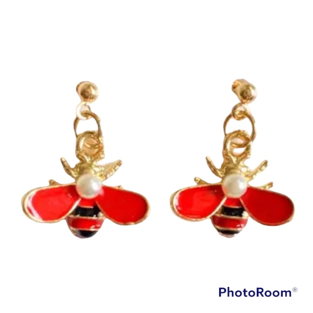 Bee Pearl Earrings | queen bee bumblebee ladybug gold earrings jewelry